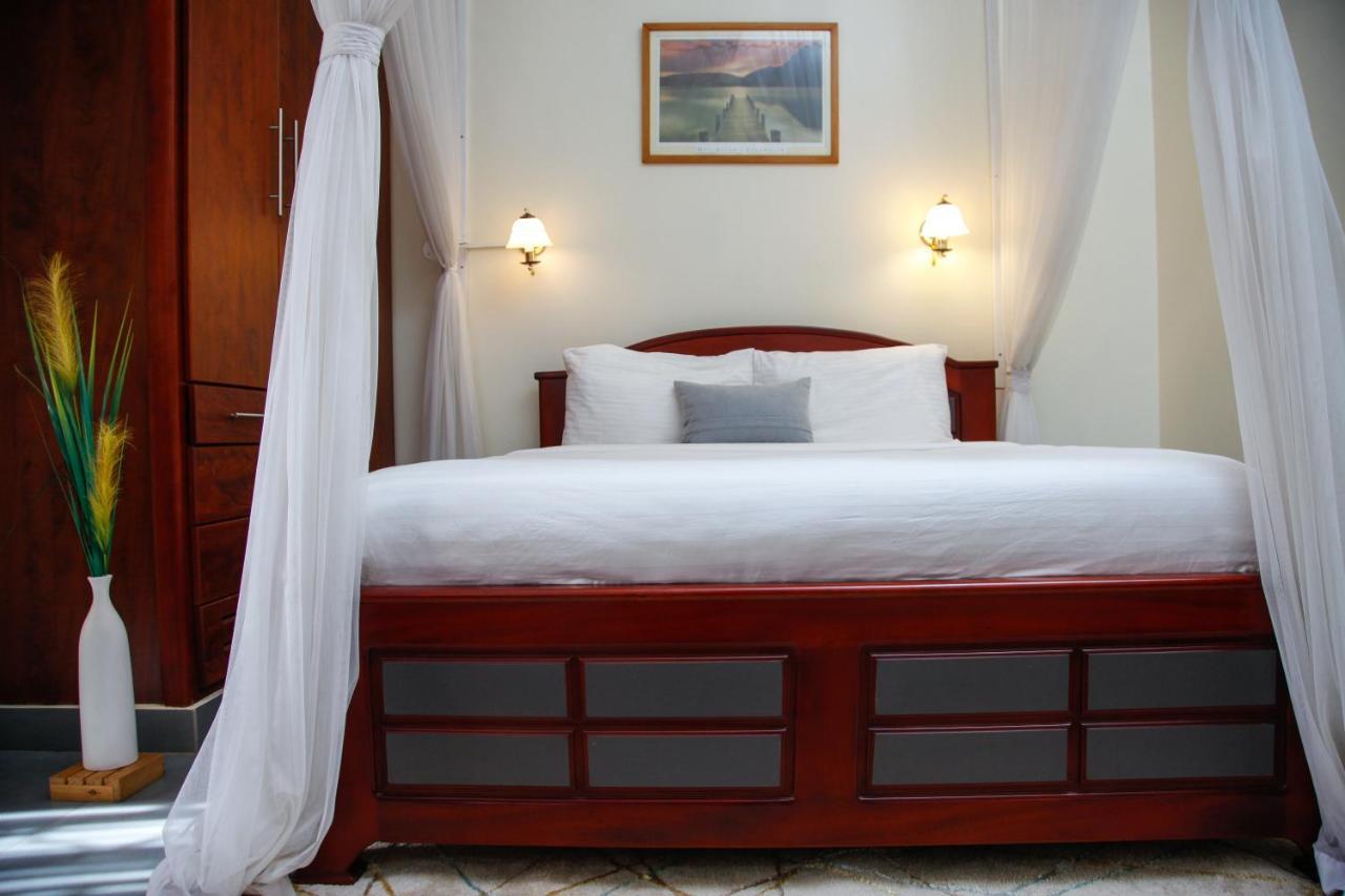Fred And Winnie Bnb Кампала Экстерьер фото